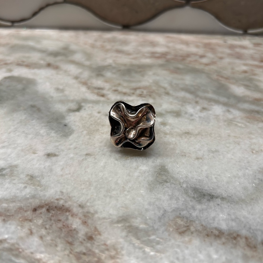 Silpada Silver Flower Ring